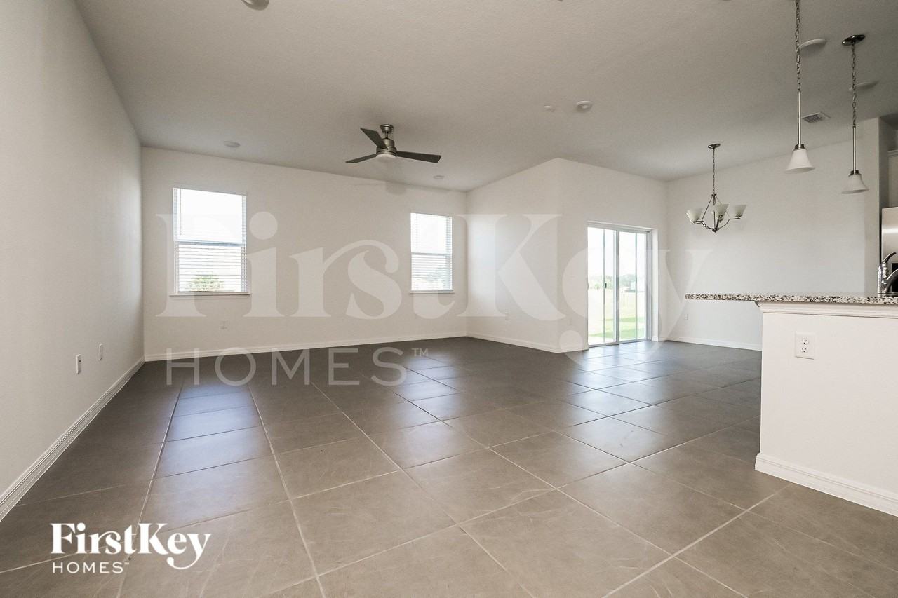 564 Crown Rose Dr - Photo 3 of 17