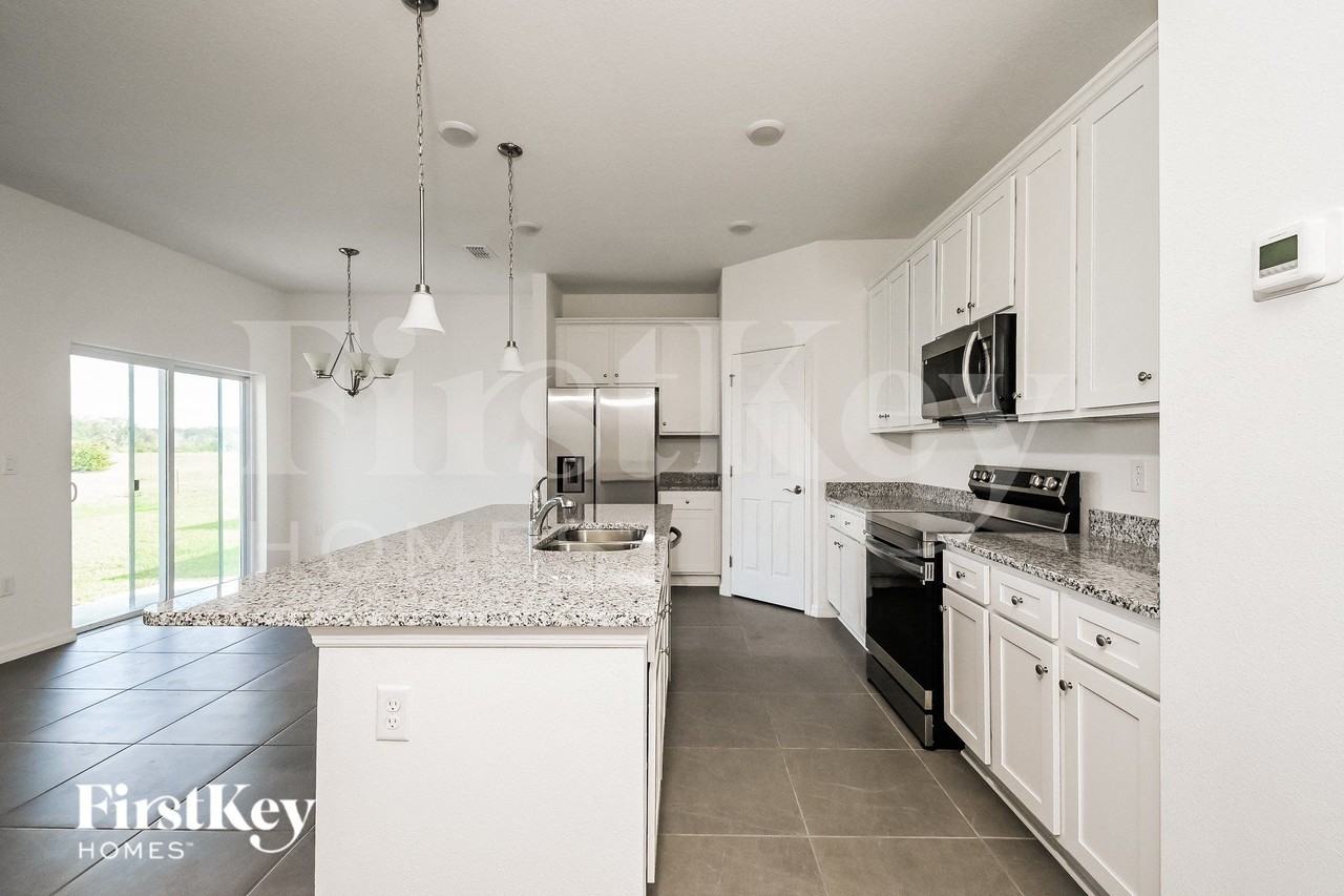 564 Crown Rose Dr - Photo 6 of 17