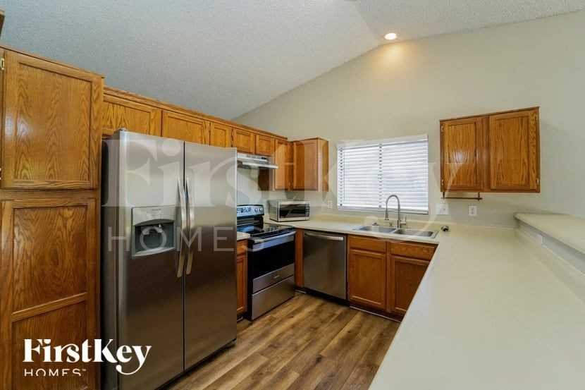 8640 N Chinaberry Way - Photo 4 of 15