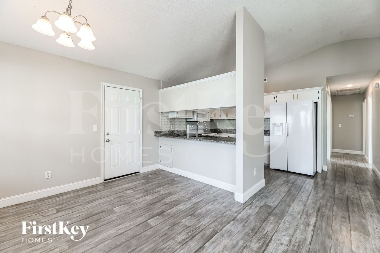 118 Wilton St - Photo 6 of 16