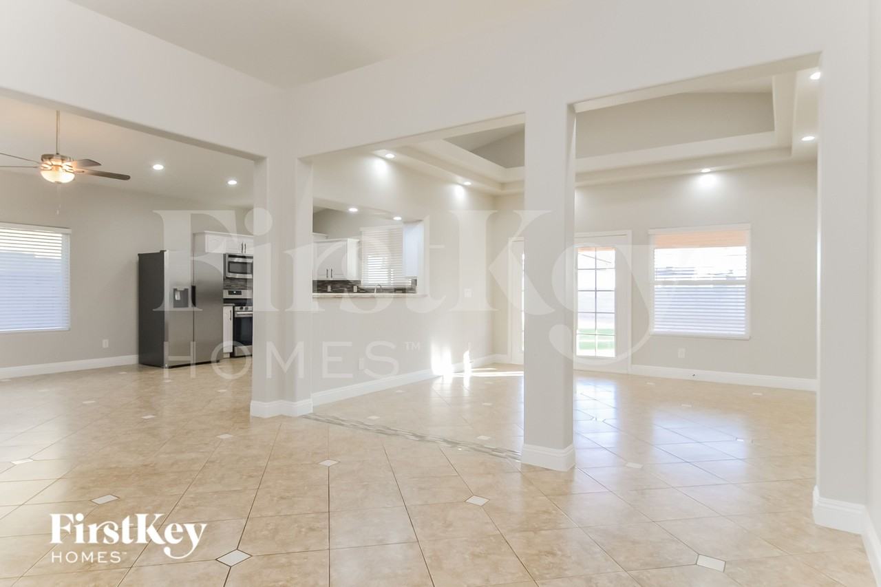 5845 Clydene Dr - Photo 2 of 15