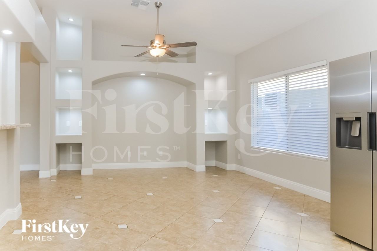 5845 Clydene Dr - Photo 5 of 15