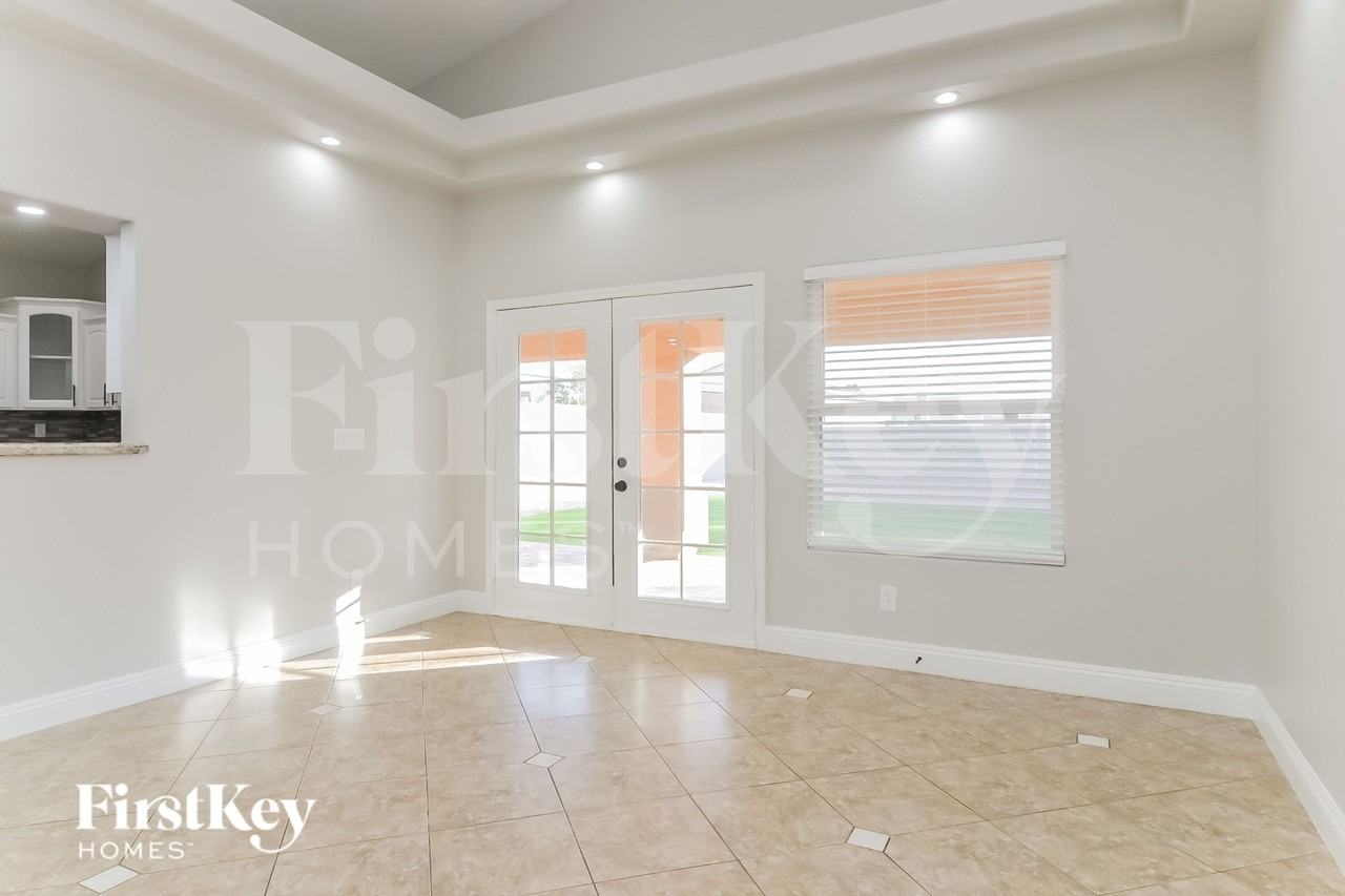 5845 Clydene Dr - Photo 6 of 15