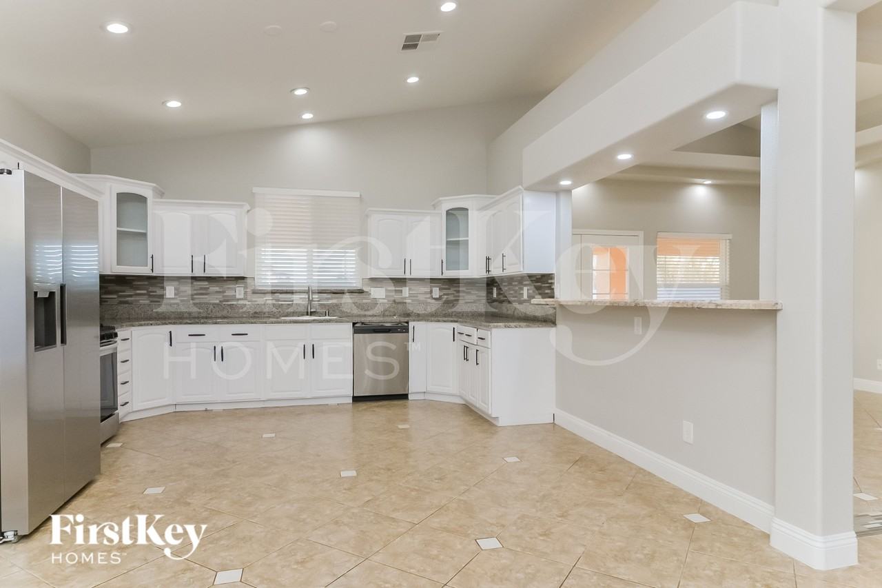 5845 Clydene Dr - Photo 7 of 15