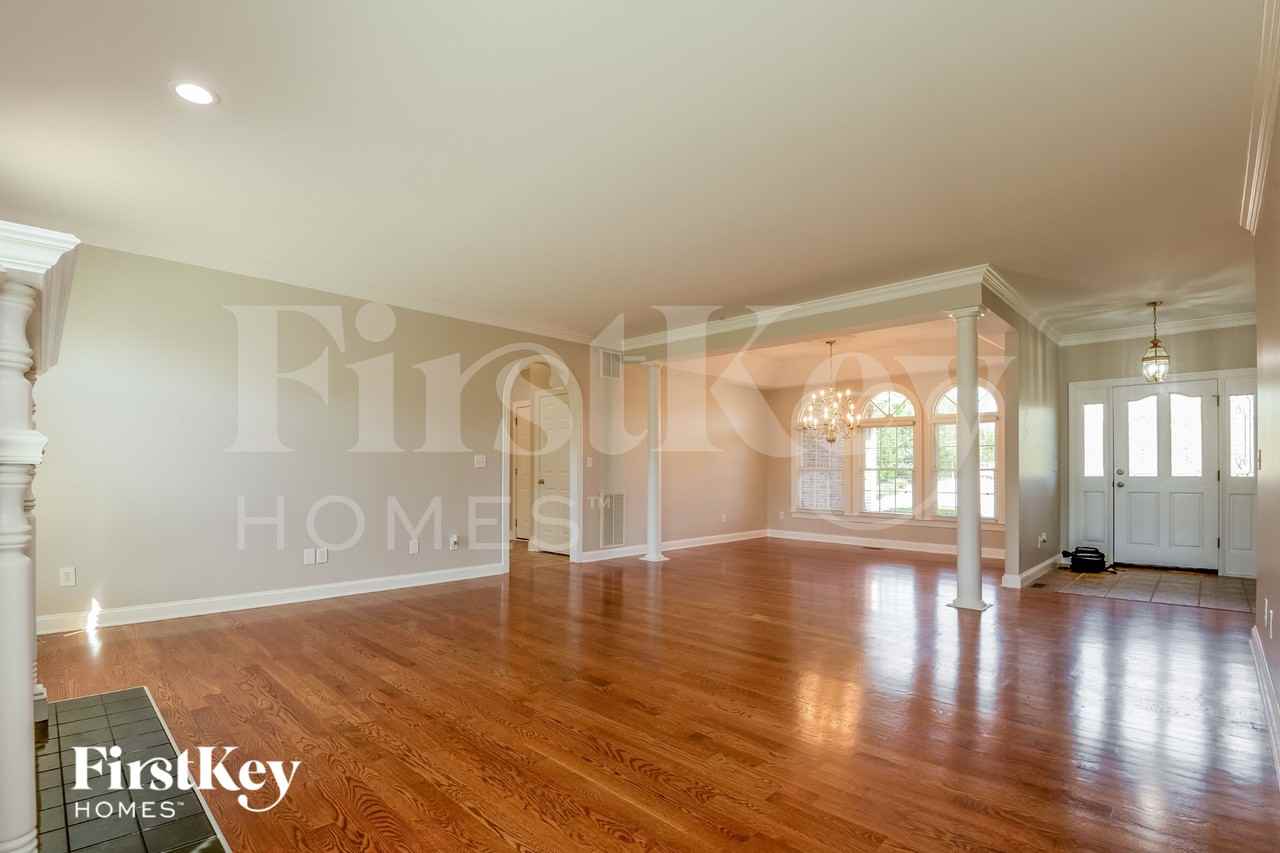 121 Sawgrass Ln N - Photo 2 of 15