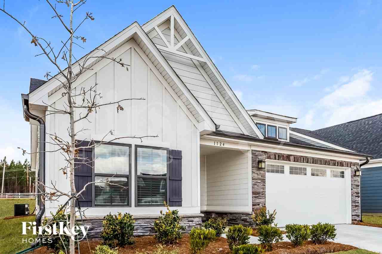 1124 Augustus Beamon Dr - Photo 2 of 15