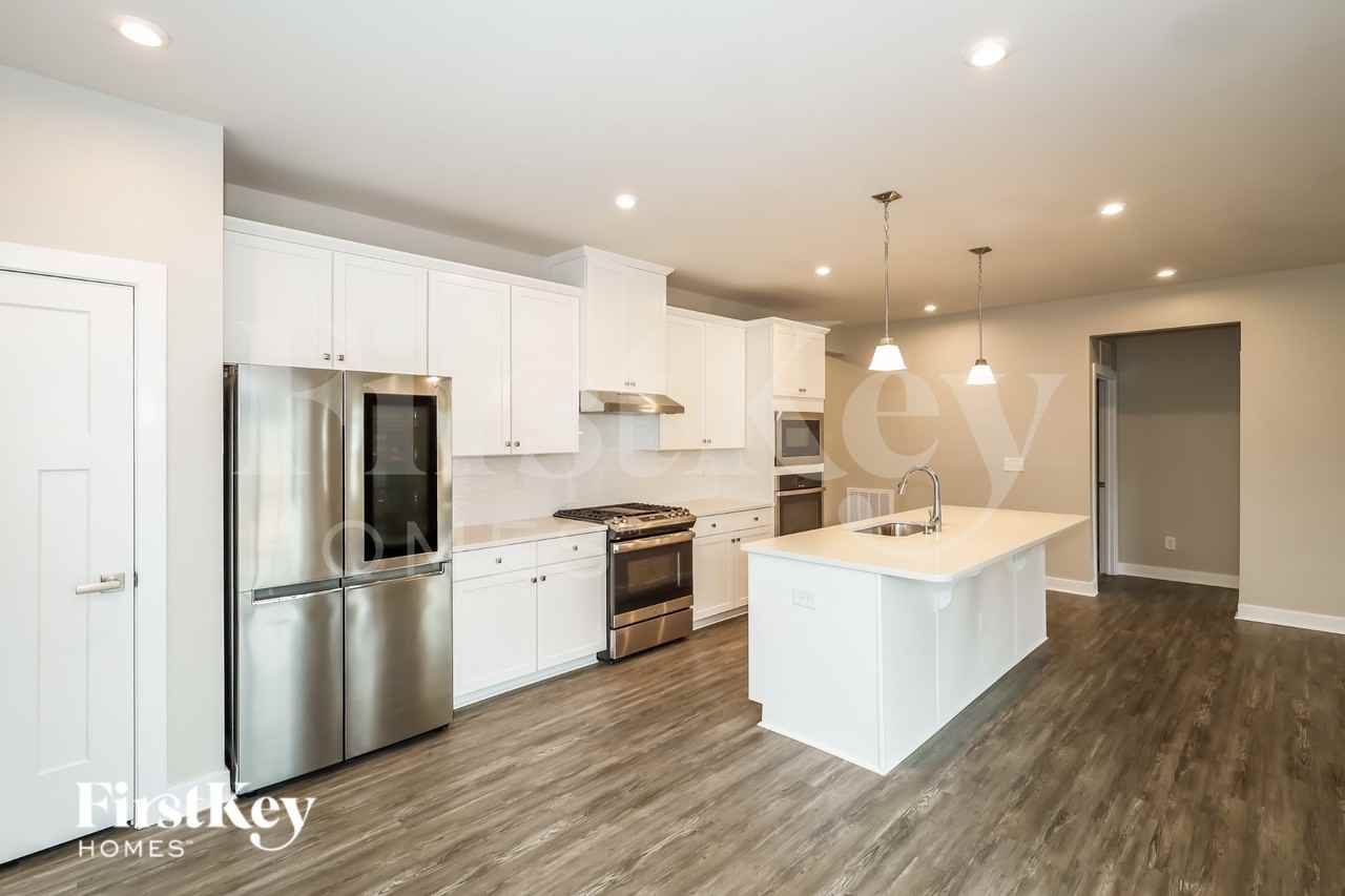 1124 Augustus Beamon Dr - Photo 7 of 15