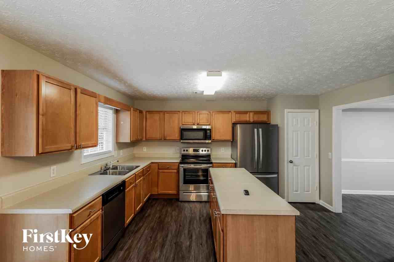 835 Sweet Mill Ln - Photo 4 of 15