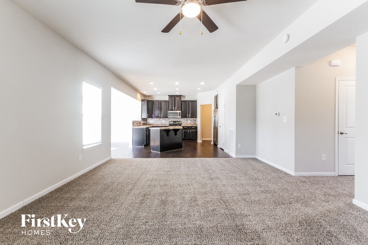 6660 Branches Dr - Photo 3 of 15