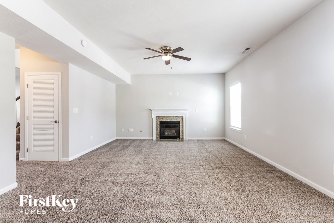 6660 Branches Dr - Photo 4 of 15