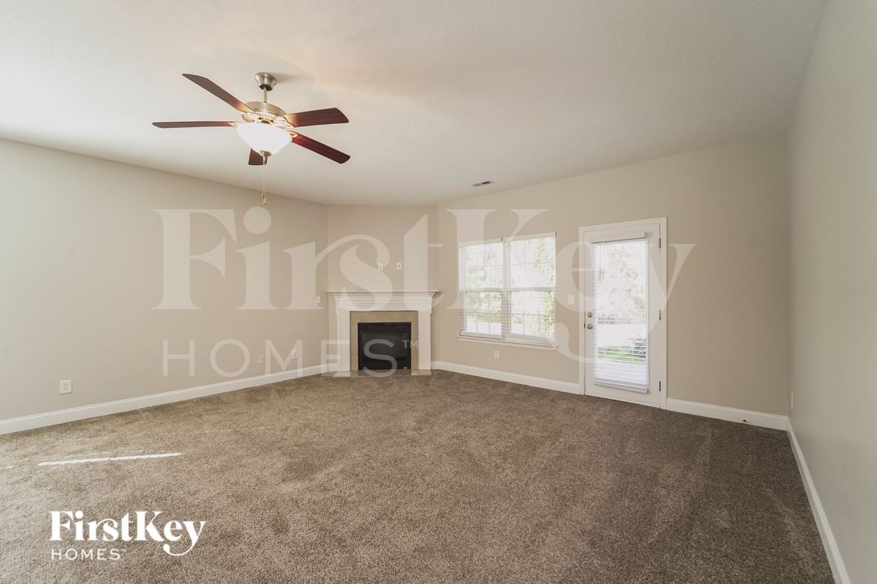 6124 Silver Chime Way - Photo 5 of 15