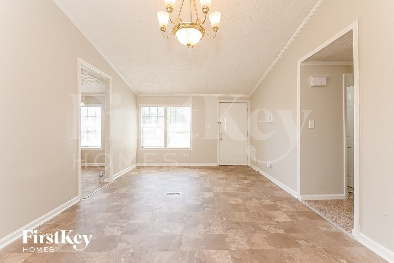 160 Sherwood Loop - Photo 2 of 15