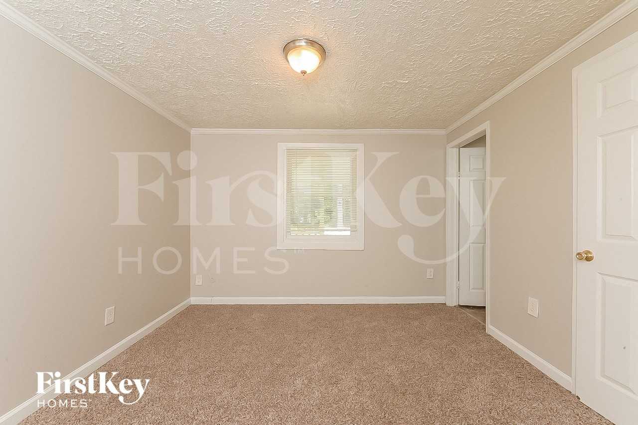 160 Sherwood Loop - Photo 7 of 15