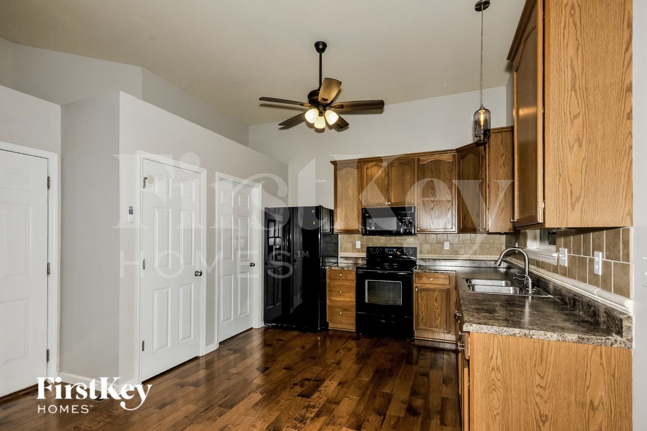 2056 Great Oaks Valley Dr - Photo 6 of 15