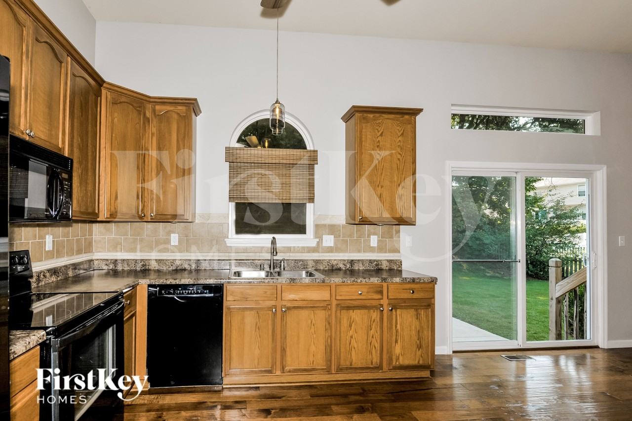 2056 Great Oaks Valley Dr - Photo 7 of 15