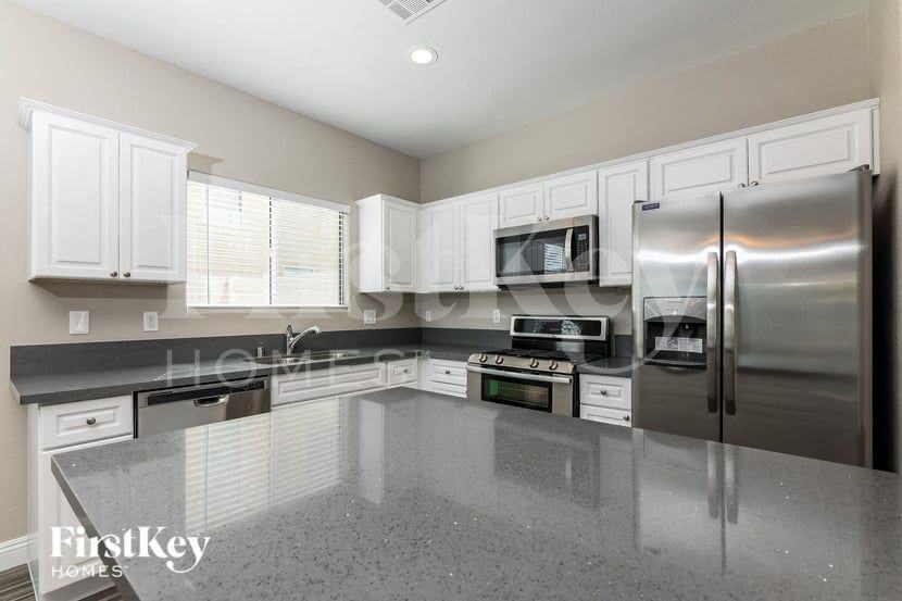 934 Shady Charmer Ave - Photo 4 of 15