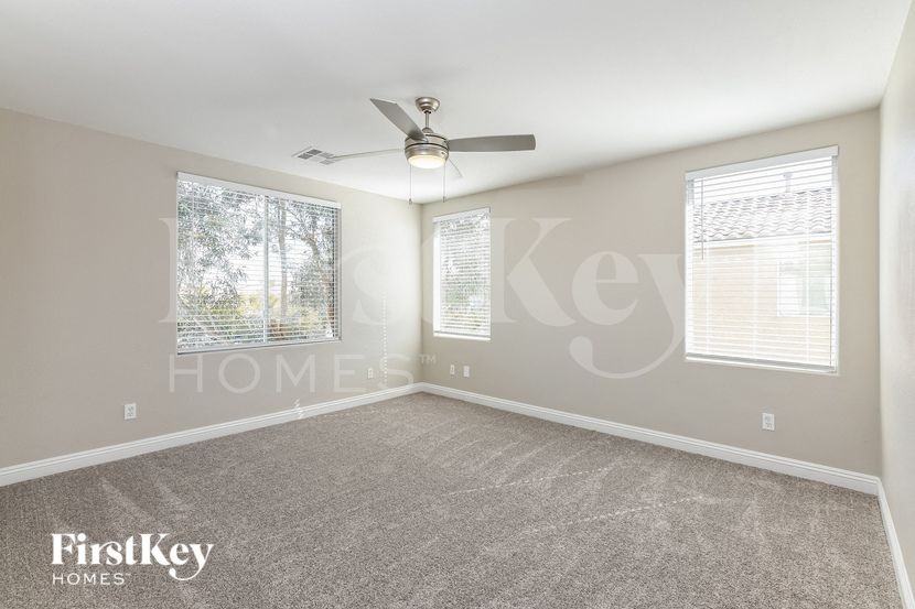 934 Shady Charmer Ave - Photo 6 of 15