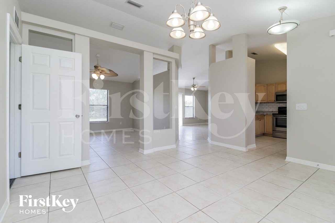 948 Buford St Nw - Photo 6 of 15