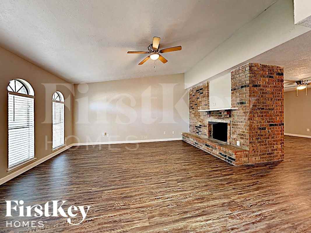 6914 Pickett Dr - Photo 4 of 16