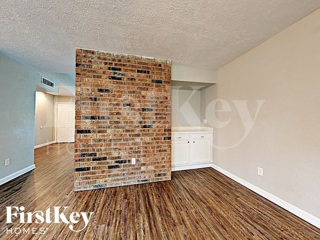 6914 Pickett Dr - Photo 7 of 16