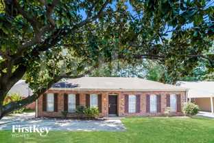 3381 S Mendenhall Rd - Photo 1 of 1