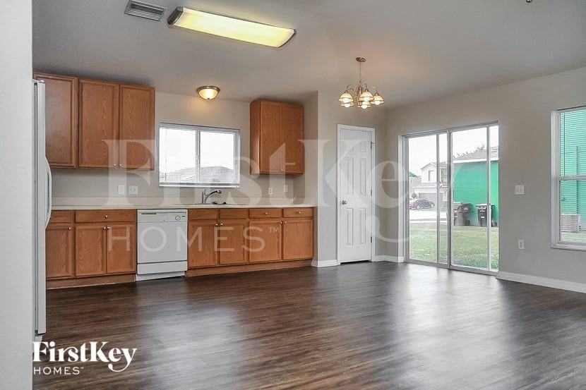 2503 Preserve Ct - Photo 4 of 15