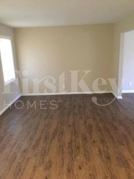 2364 Tiffany Cir - Photo 2 of 13