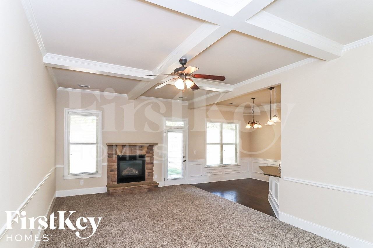 1969 Trinity Mill Dr - Photo 2 of 14