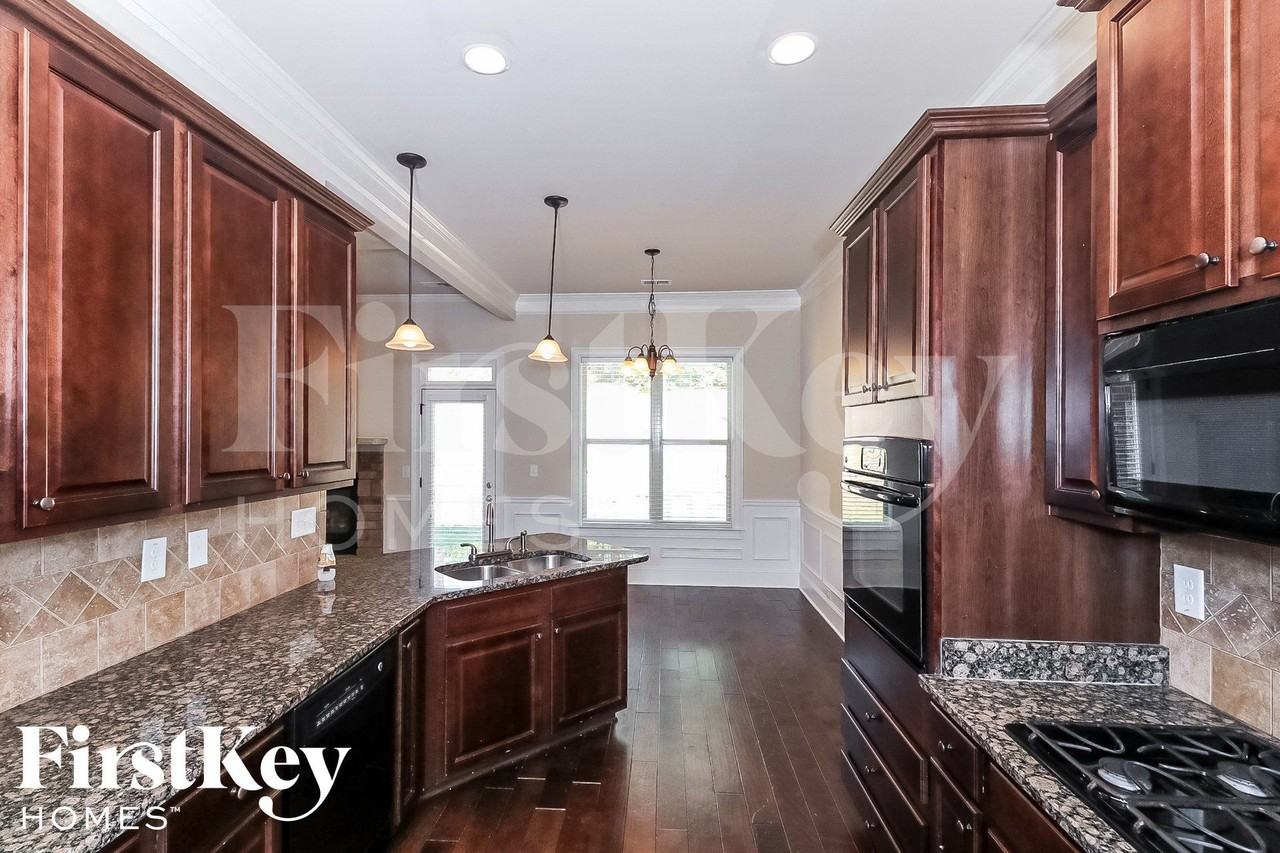 1969 Trinity Mill Dr - Photo 4 of 14