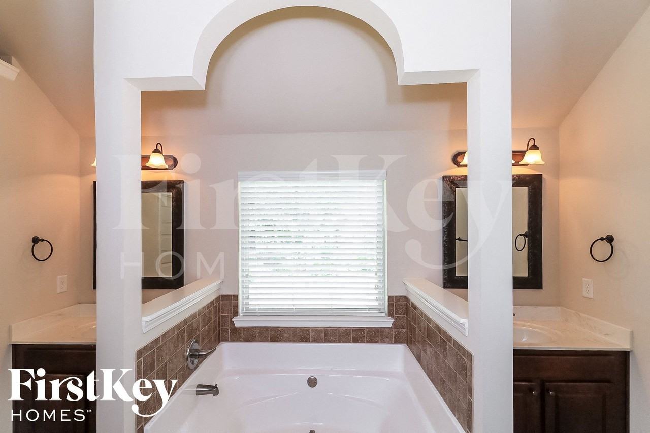 1969 Trinity Mill Dr - Photo 6 of 14