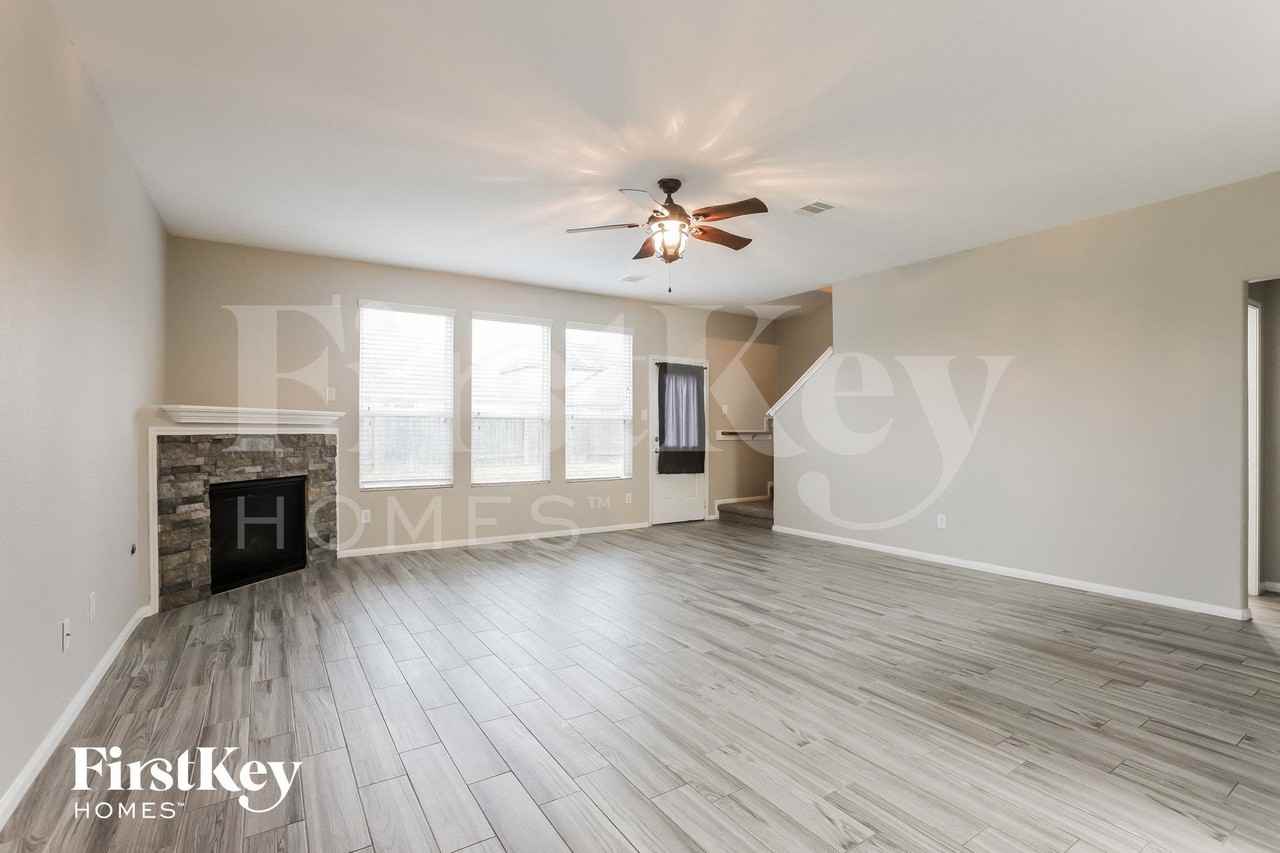 18103 Iris Edge Way - Photo 2 of 14