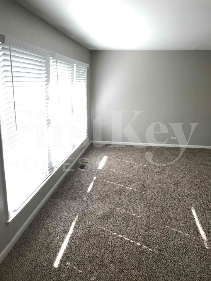 17621 Grandview Dr - Photo 2 of 25