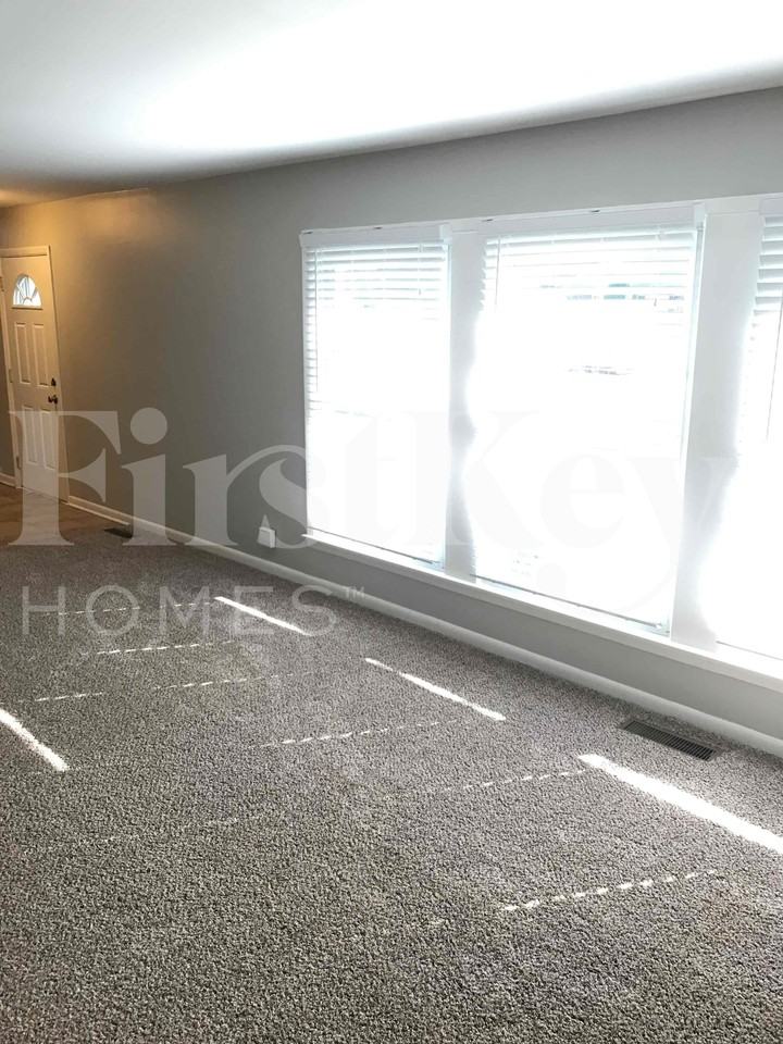 17621 Grandview Dr - Photo 4 of 25