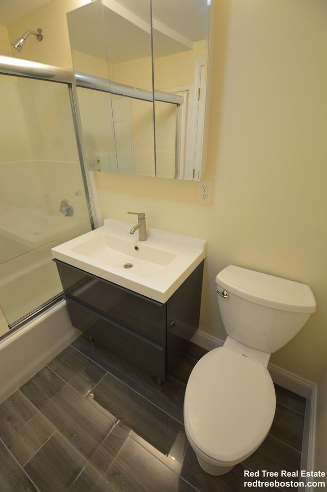 1801 Beacon St #2 - Photo 4 of 33