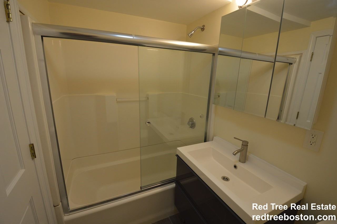 1801 Beacon St #2 - Photo 5 of 33