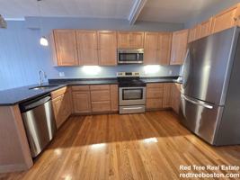 featured image of 39 Orleans St #2