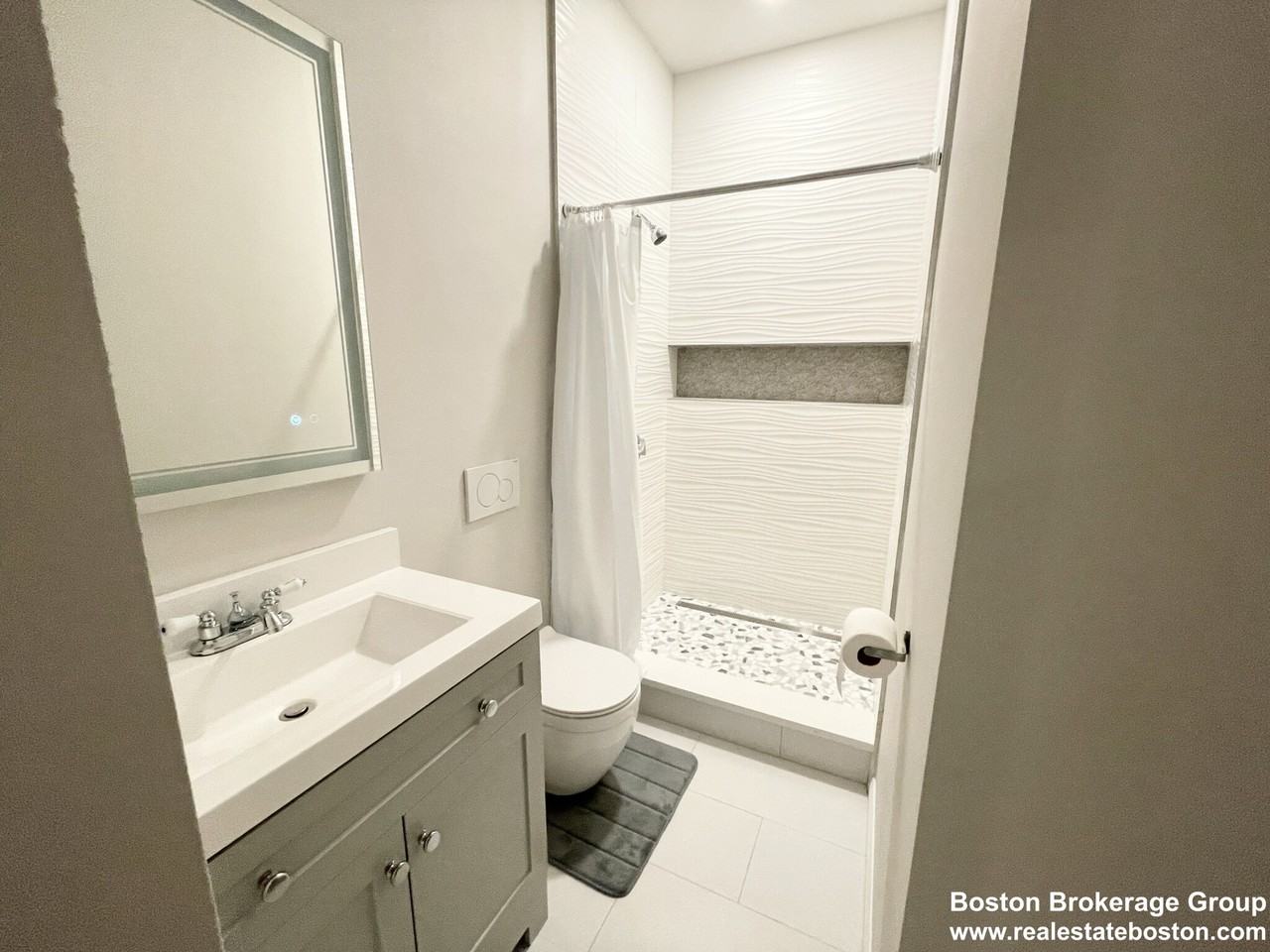 23 Newport St #3 - Photo 5 of 11