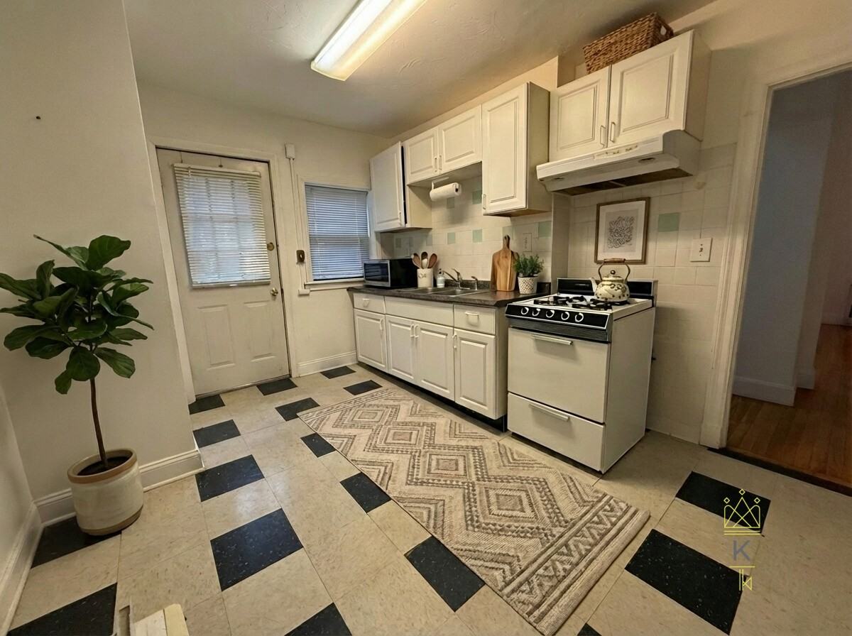 15 Beechcroft St #2 - Photo 2 of 4