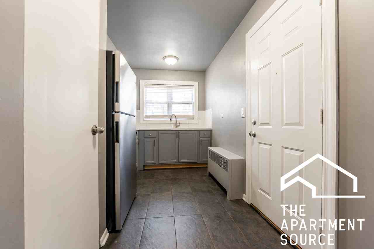 7427 N Winchester Ave #201 - Photo 5 of 15