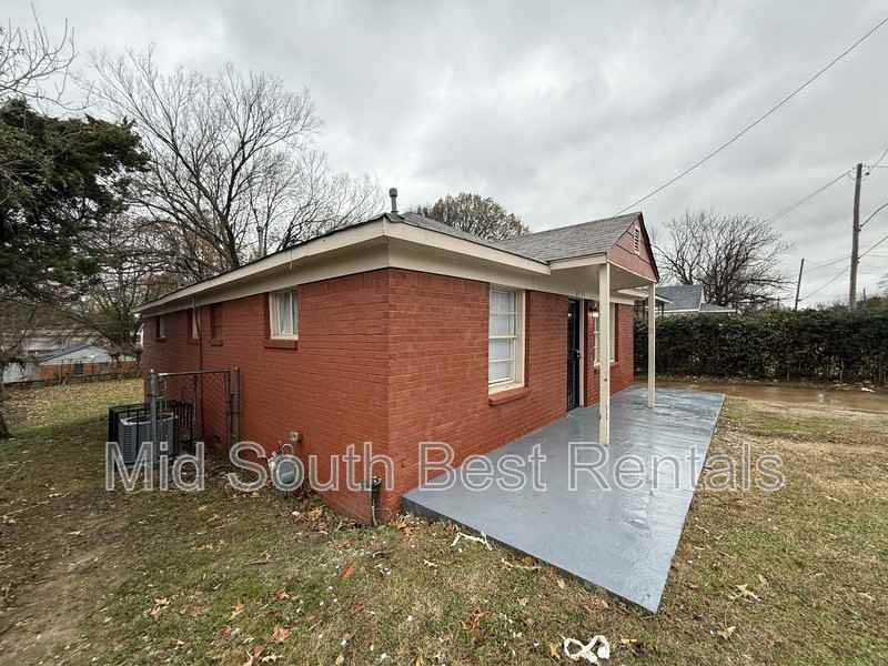 2151 Sparks St - Photo 2 of 14