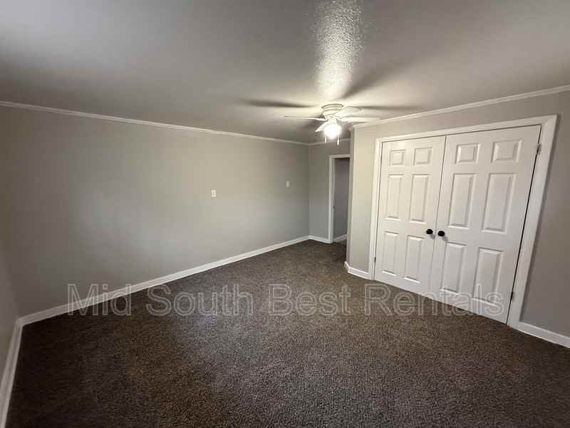 2151 Sparks St - Photo 7 of 14