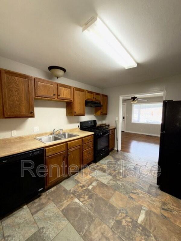 7212 E 4th Pl - Photo 5 of 12