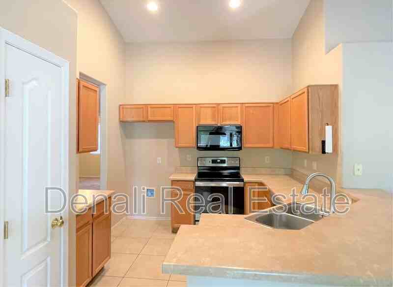 8162 W Pontiac Dr - Photo 2 of 28