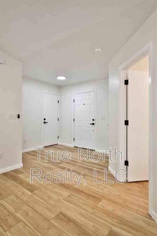 989 Lavender Ln - Photo 4 of 40