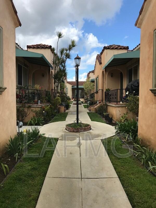 2751 Pomeroy Ave - Photo 3 of 16