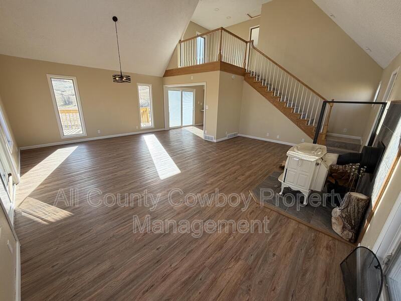 759 Crow Creek Rd - Photo 6 of 16