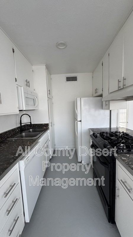 46075 Ocotillo Dr #3 - Photo 7 of 31