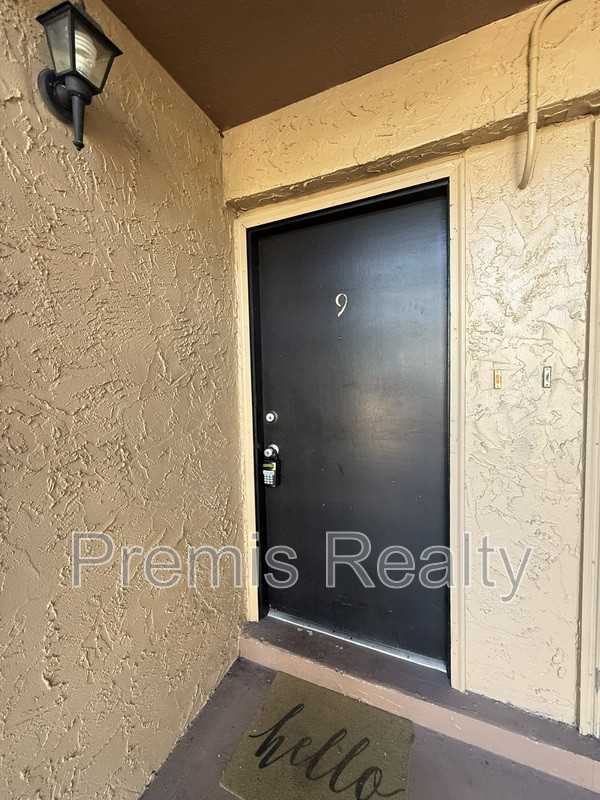 1575 Greenlea Dr - Photo 4 of 28