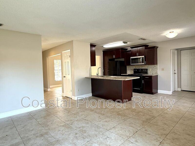 606 Sandy Creek Dr - Photo 4 of 21