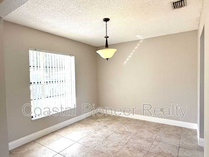 606 Sandy Creek Dr - Photo 6 of 21